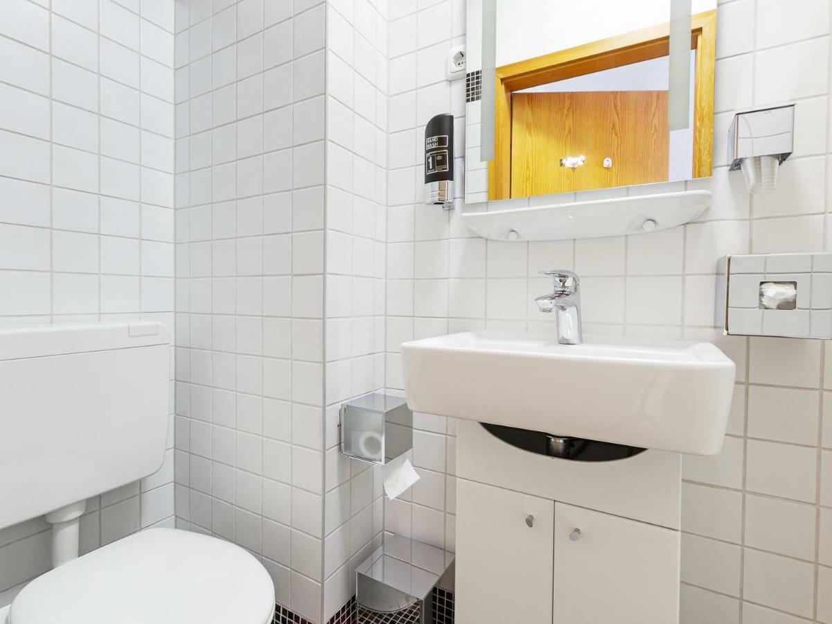 Oyo Hotel Matzbach Berlin Ngoại thất bức ảnh